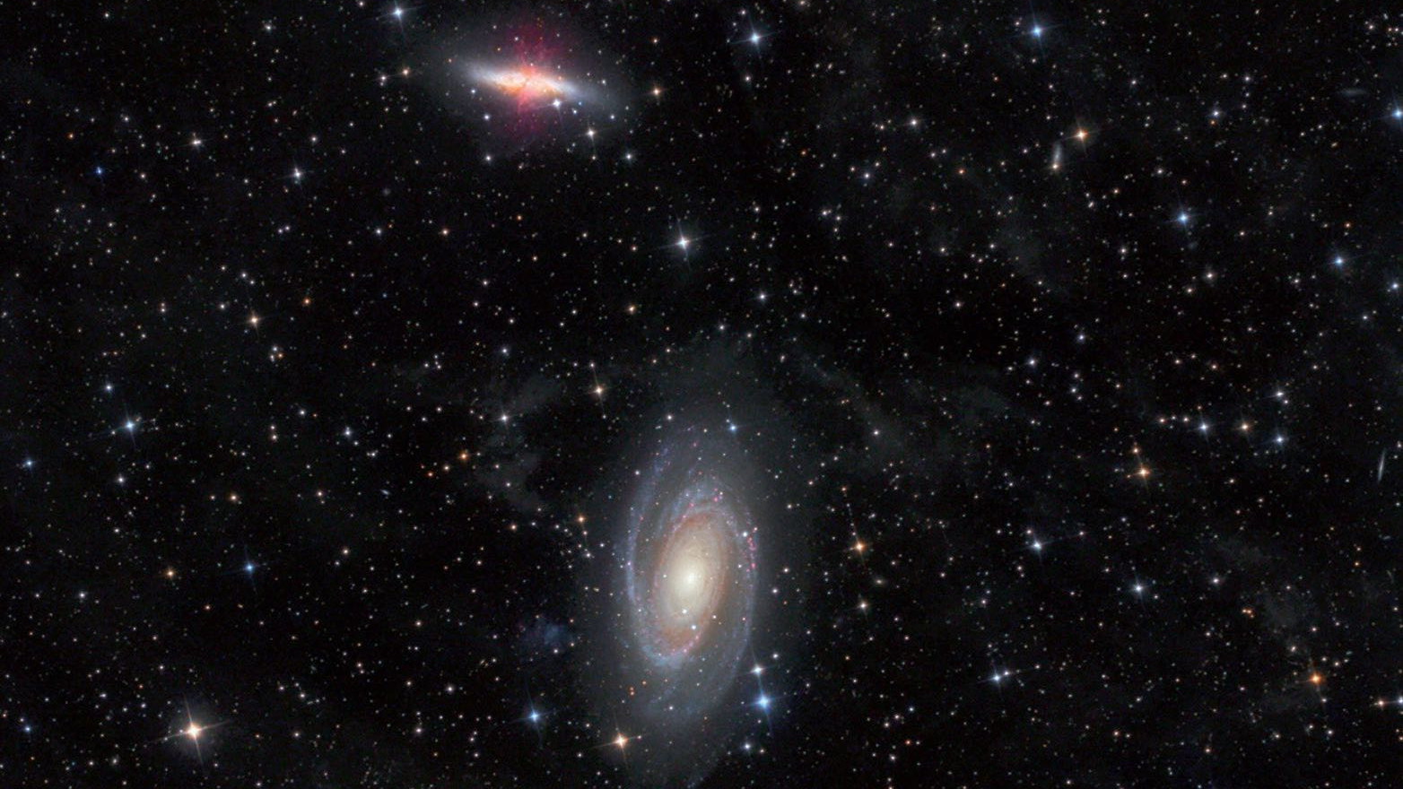 Die Galaxien M 81 und M 82 im Sternbild Großer Bär aufgenommen mit einem 4,5 Zoll Newton-Teleskop bei 440mm Brennweite. Michael Deger / CCD Guide