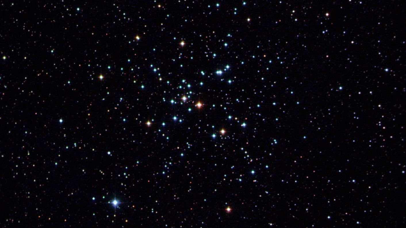 Der Sternhaufen Messier 41 im Sternbild Großer Hund aufgenommen
mit einem 4,5 Zoll Newton-Teleskop mit 440mm Brennweite. Michael Deger / CCD Guide