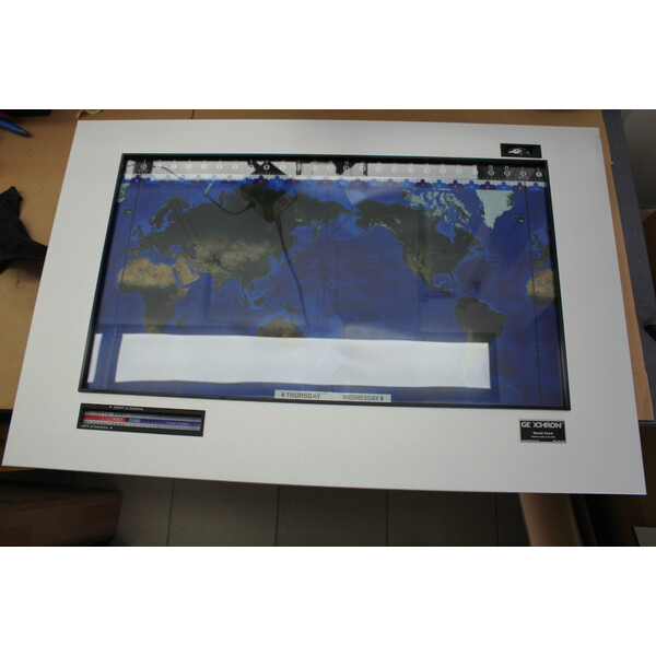 Geochron Original Kilburg in satin eloxierter Aluminiumausführung und schwarzen Zierleisten (gebraucht)