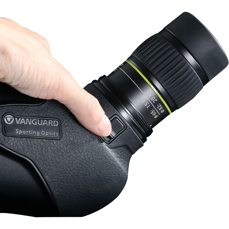 Vanguard Spektiv Endeavor HD 65A  Winkeleinblick + 15-45x Zoomokular