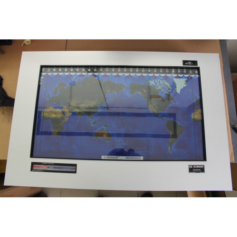 Geochron Original Kilburg in satin eloxierter Aluminiumausführung und schwarzen Zierleisten (gebraucht)