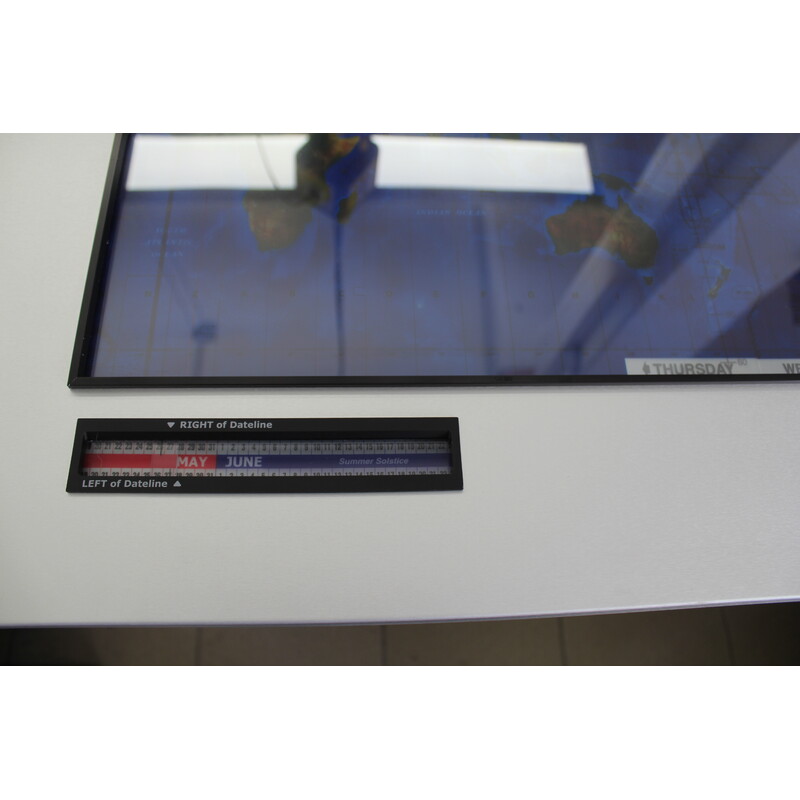 Geochron Original Kilburg in satin eloxierter Aluminiumausführung und schwarzen Zierleisten (gebraucht)